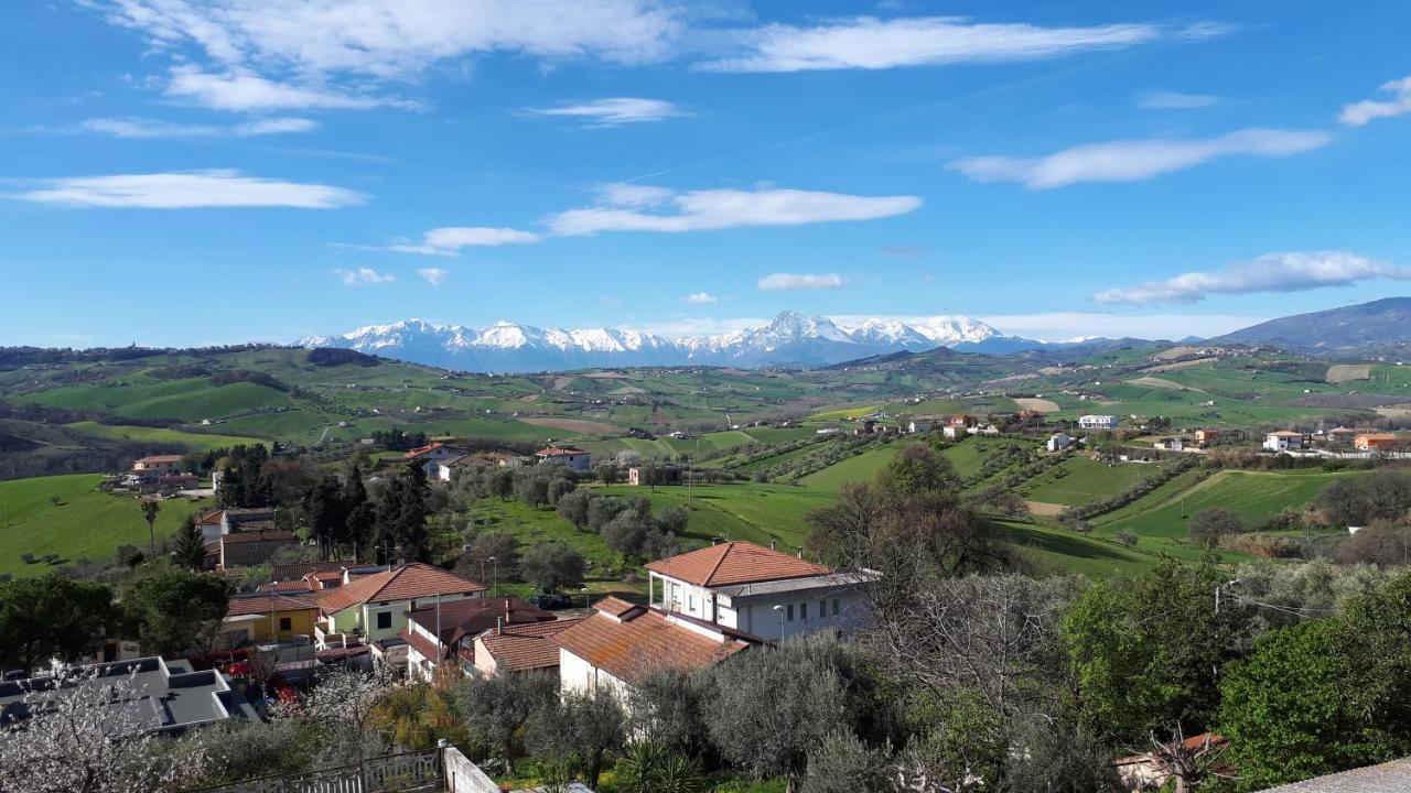 Bed And Breakfast La Pecora Rosa Sant'Omero Buitenkant foto